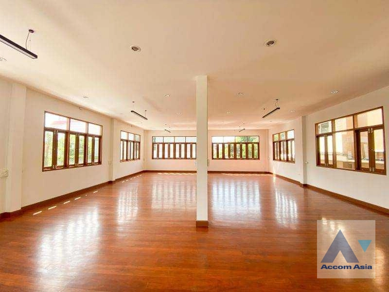 6  3 br House For Rent in Sukhumvit ,Bangkok  AA42626