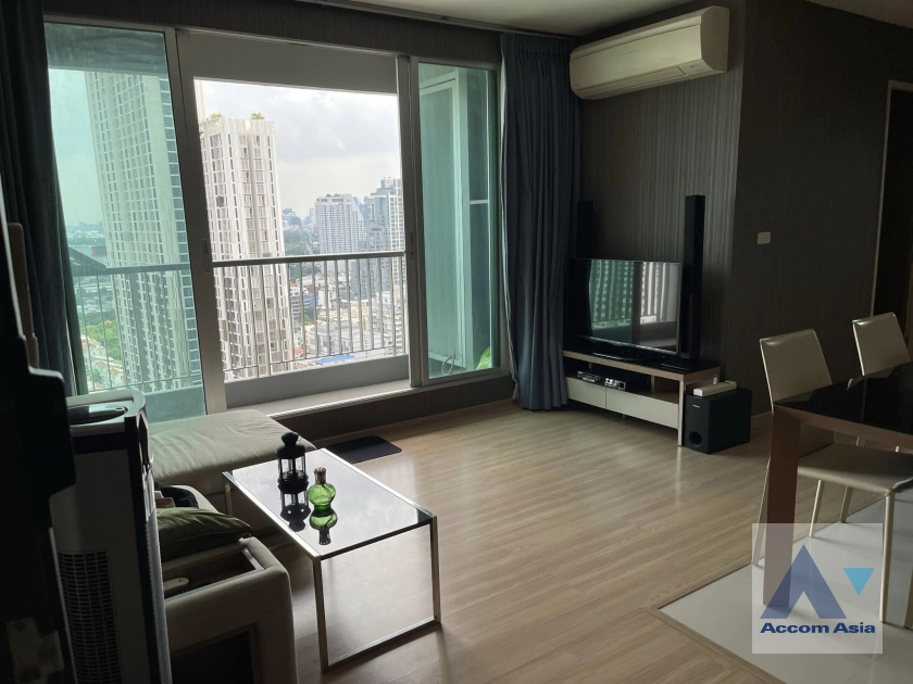  2 Bedrooms  Condominium For Sale in Phaholyothin, Bangkok  near BTS Saphan-Kwai (AA42628)