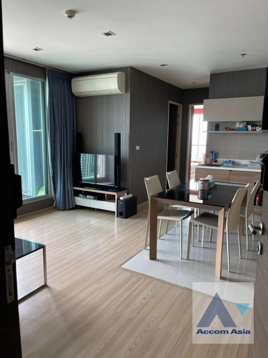  2 Bedrooms  Condominium For Sale in Phaholyothin, Bangkok  near BTS Saphan-Kwai (AA42628)