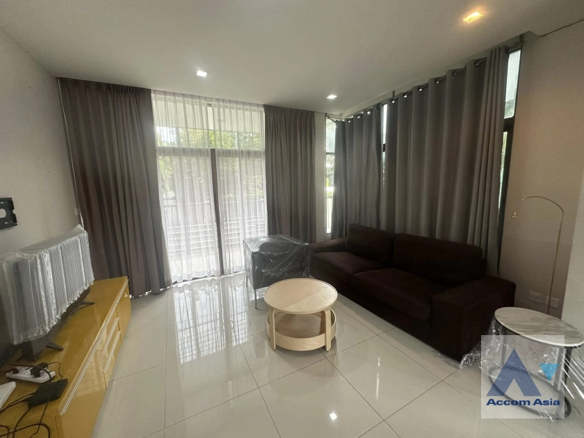 Fully Furnished |  3 Bedrooms  House For Rent in Ramkhamhaeng, Bangkok  (AA42629)