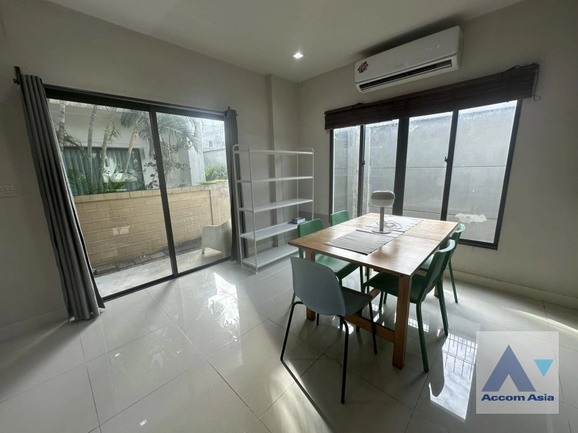 Fully Furnished |  3 Bedrooms  House For Rent in Ramkhamhaeng, Bangkok  (AA42629)