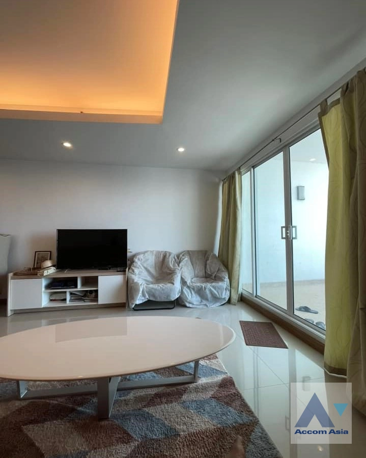 Big Balcony |  3 Bedrooms  Condominium For Sale in Charoen Nakhon, Bangkok  near BTS Krung Thon Buri (AA42632)