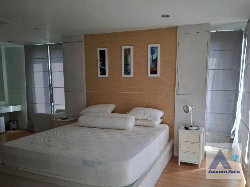  2 Bedrooms  Condominium For Rent in Sukhumvit, Bangkok  near MRT Phetchaburi (AA42655)