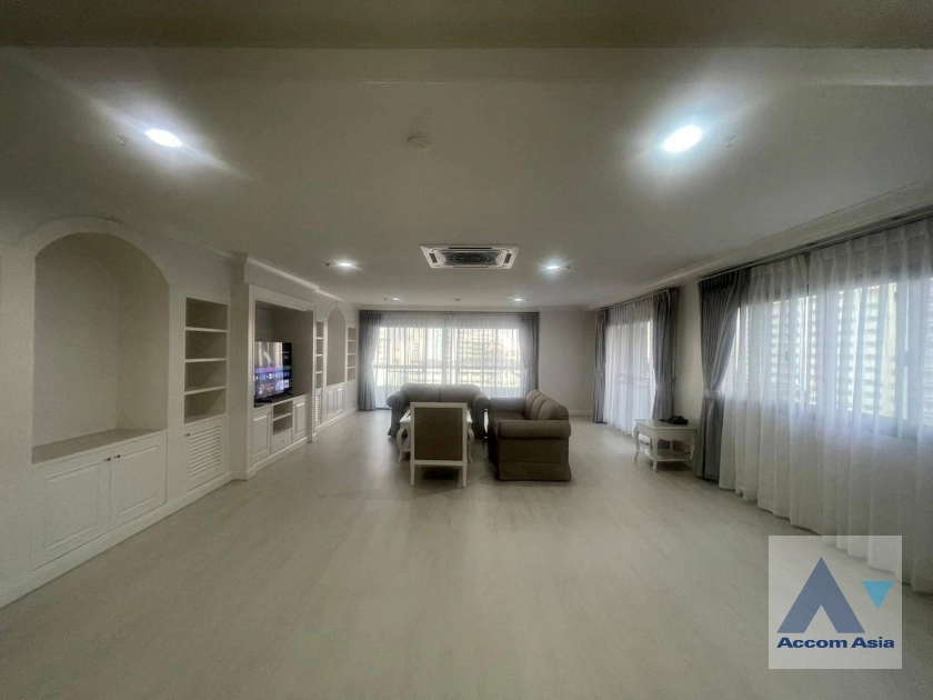  3 Bedrooms  Apartment For Rent in Sukhumvit, Bangkok  near BTS Asok - MRT Sukhumvit (AA42662)