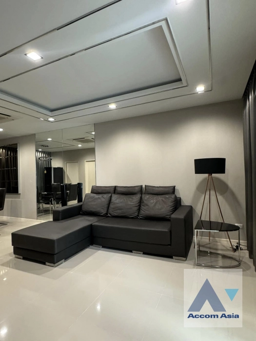  3 Bedrooms  House For Rent & Sale in Pattanakarn, Bangkok  near BTS On Nut (AA42664)