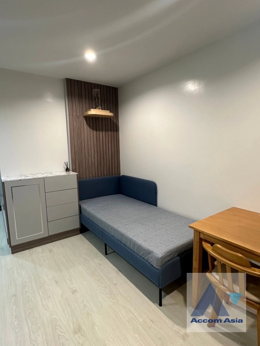  1 Bedroom  Condominium For Sale in Ploenchit, Bangkok  near MRT Sam Yan (AA42667)