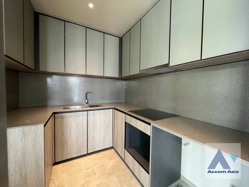  3 Bedrooms  Condominium For Sale in Phaholyothin, Bangkok  near BTS Ari (AA42682)