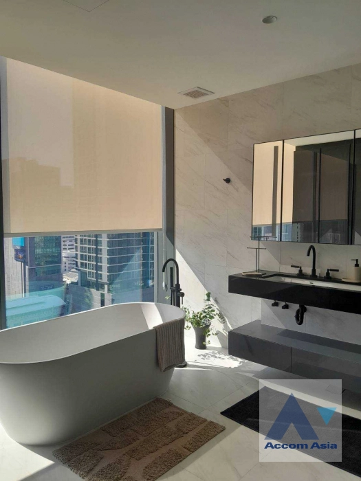  2 Bedrooms  Condominium For Rent in Sathorn, Bangkok  near BTS Chong Nonsi (AA42685)