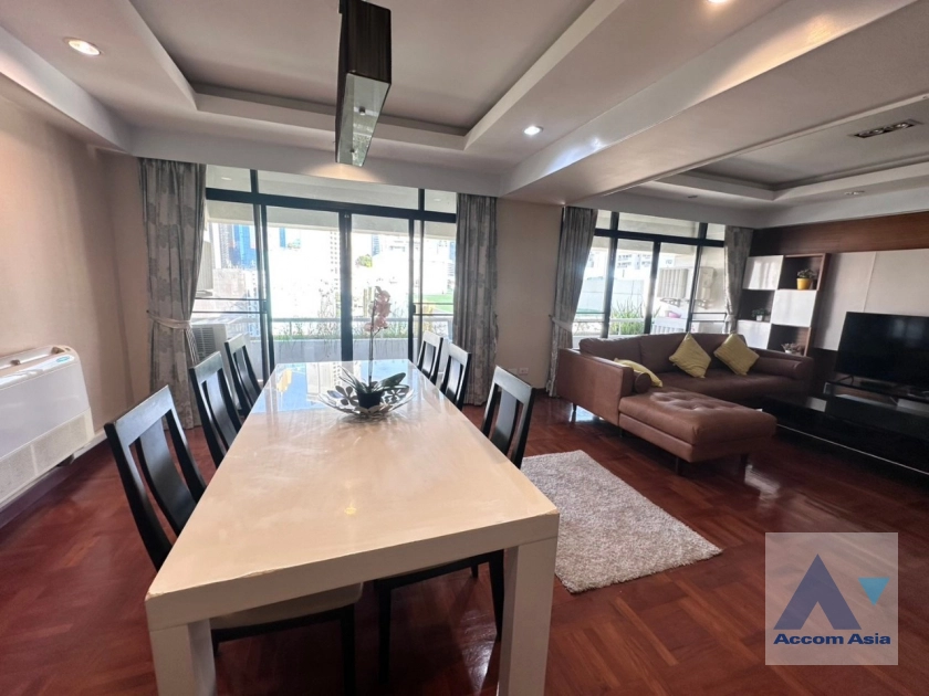  4 Bedrooms  Condominium For Rent in Sukhumvit, Bangkok  near BTS Asok - MRT Sukhumvit (AA42687)