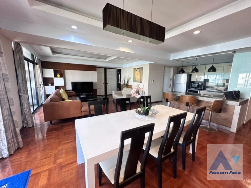  4 Bedrooms  Condominium For Rent in Sukhumvit, Bangkok  near BTS Asok - MRT Sukhumvit (AA42687)