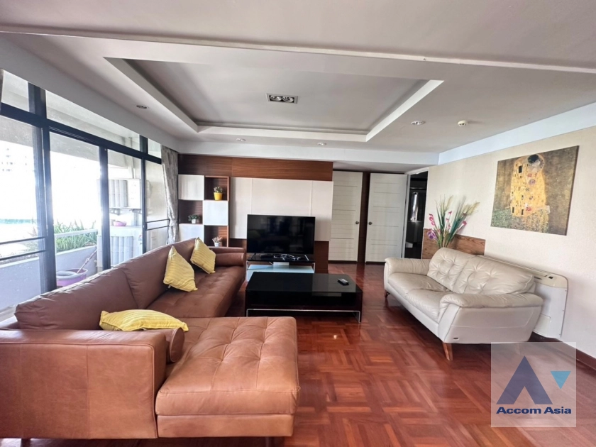  4 Bedrooms  Condominium For Rent in Sukhumvit, Bangkok  near BTS Asok - MRT Sukhumvit (AA42687)