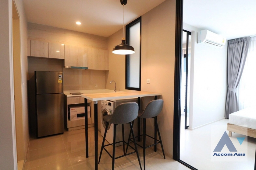  1 Bedroom  Condominium For Sale in Ratchadaphisek, Bangkok  near BTS Asok (AA42705)