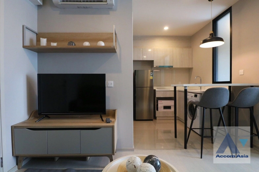  1 Bedroom  Condominium For Sale in Ratchadaphisek, Bangkok  near BTS Asok (AA42705)