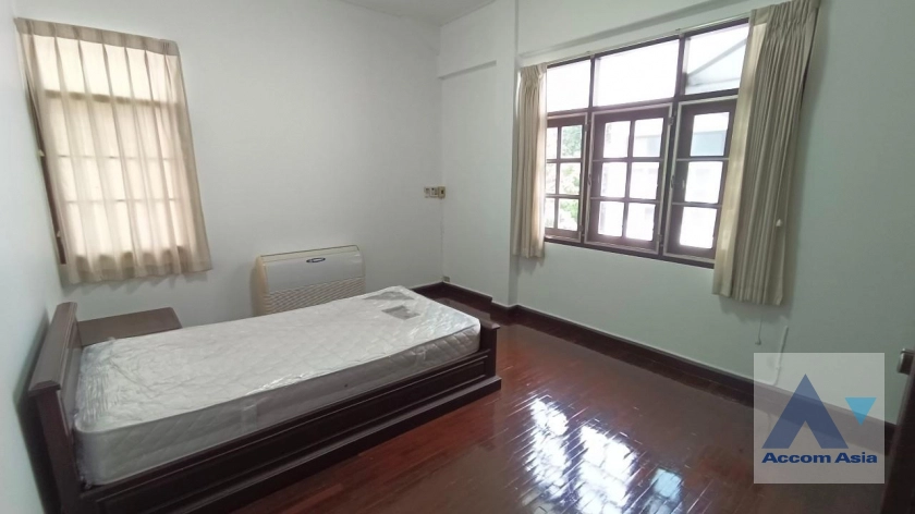 23  3 br House For Rent in Sukhumvit ,Bangkok BTS Asok 4004001