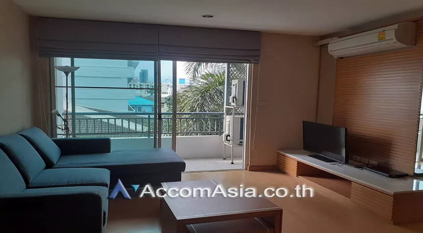  2 Bedrooms  Condominium For Rent in Sukhumvit, Bangkok  near BTS Ekkamai (25903)