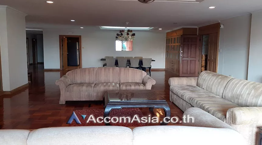 Pet friendly |  3 Bedrooms  Condominium For Rent in Sukhumvit, Bangkok  near BTS Ekkamai (26173)