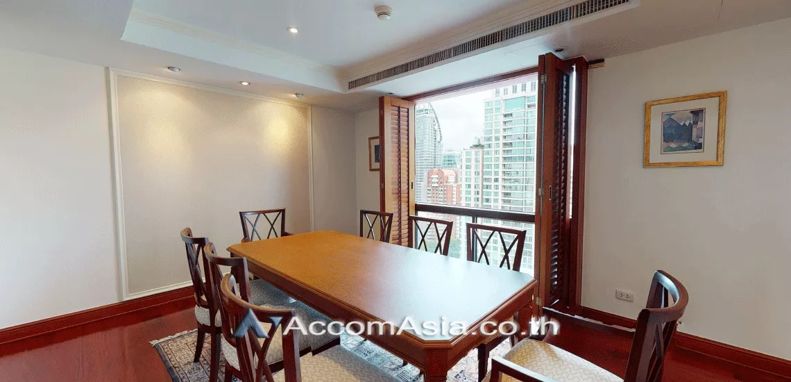  3 Bedrooms  Condominium For Rent in Ploenchit, Bangkok  near BTS Chitlom (26320)