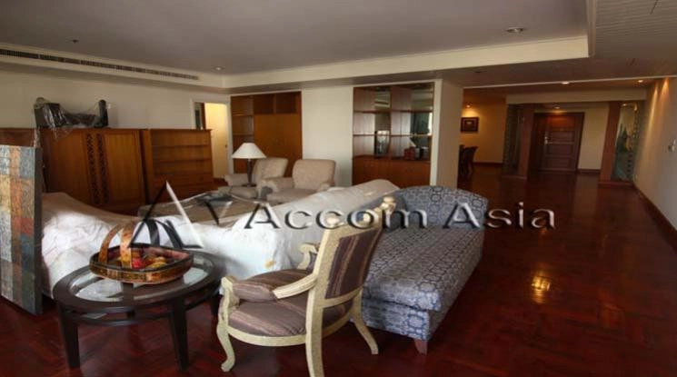 Pet friendly |  3 Bedrooms  Condominium For Rent in Sukhumvit, Bangkok  near BTS Nana (26341)