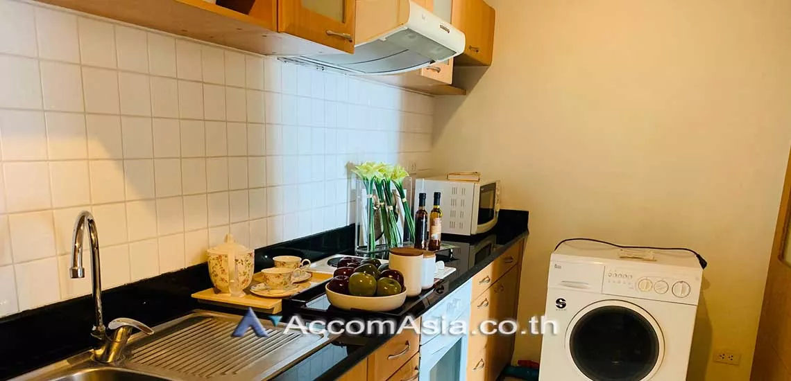  2 Bedrooms  Apartment For Rent in Sukhumvit, Bangkok  near BTS Phrom Phong (16587)