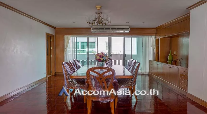  4 Bedrooms  Apartment For Rent in Sukhumvit, Bangkok  near BTS Asok - MRT Sukhumvit (1004901)