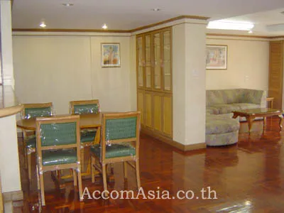  2 Bedrooms  Apartment For Rent in Sukhumvit, Bangkok  near BTS Phrom Phong (16771)