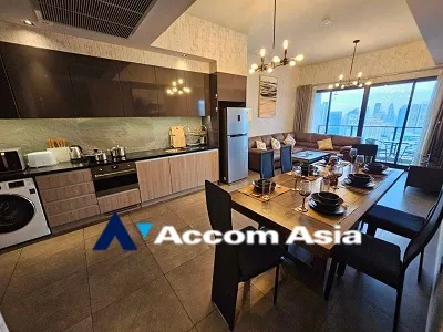  2 Bedrooms  Condominium For Rent in Sathorn, Bangkok  near BTS Sala Daeng - MRT Lumphini (26951)