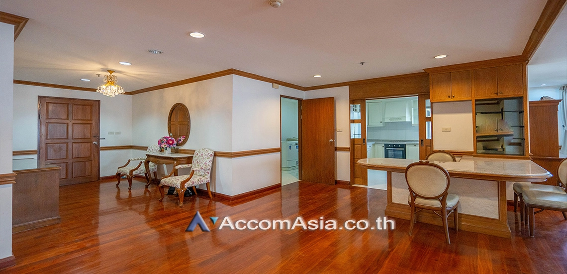  3 Bedrooms  Condominium For Rent in Sukhumvit, Bangkok  near BTS Phrom Phong (26977)