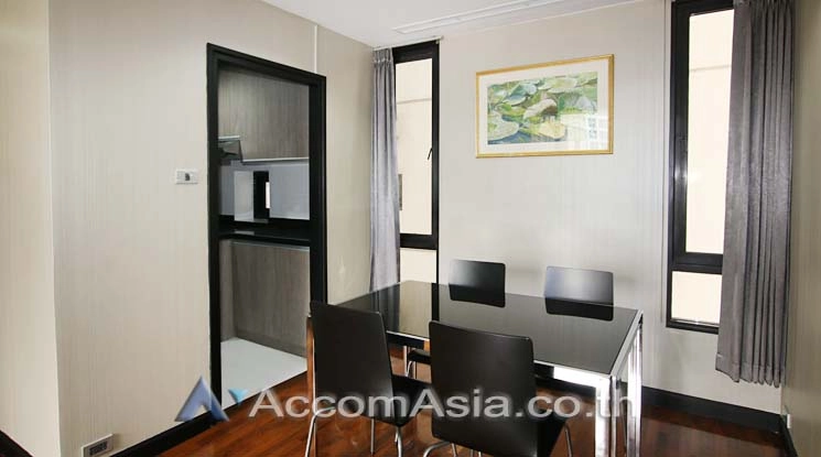  1 Bedroom  Condominium For Rent in Sathorn, Bangkok  near BTS Chong Nonsi - MRT Lumphini (26978)