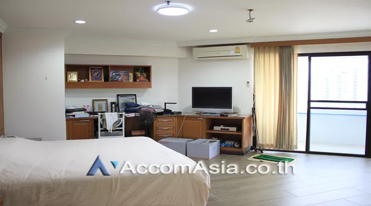  3 Bedrooms  Condominium For Rent in Sukhumvit, Bangkok  near BTS Phrom Phong (26980)