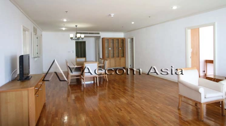 Pet friendly |  3 Bedrooms  Apartment For Rent in Sukhumvit, Bangkok  near BTS Phrom Phong (27006)