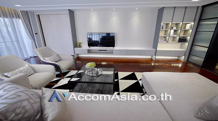  4 Bedrooms  Condominium For Rent in Sathorn, Bangkok  near BTS Sala Daeng - MRT Lumphini (27018)