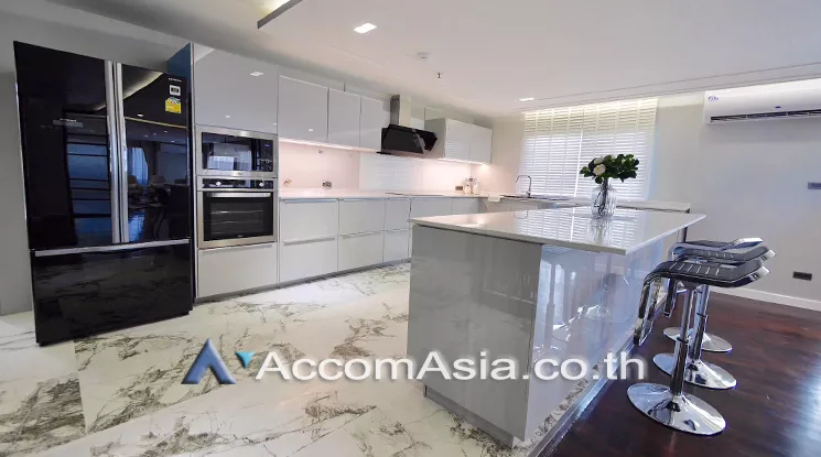  4 Bedrooms  Condominium For Rent in Sathorn, Bangkok  near BTS Sala Daeng - MRT Lumphini (27018)