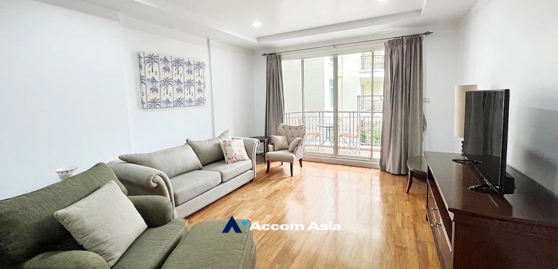  2 Bedrooms  Condominium For Sale in Sathorn, Bangkok  near MRT Lumphini (27202)