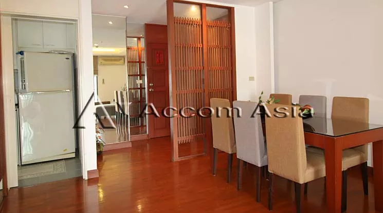  2 Bedrooms  Condominium For Rent in Ploenchit, Bangkok  near BTS Chitlom (27226)