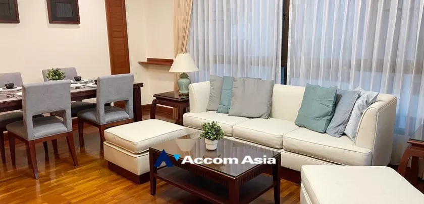  2 Bedrooms  Condominium For Rent in Ploenchit, Bangkok  near BTS Chitlom (27228)