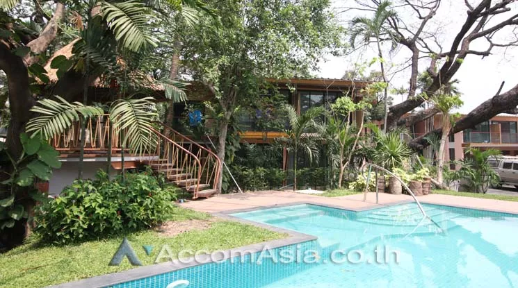 Pet friendly |  4 Bedrooms  House For Rent in Sathorn, Bangkok  near BRT Thanon Chan (27244)