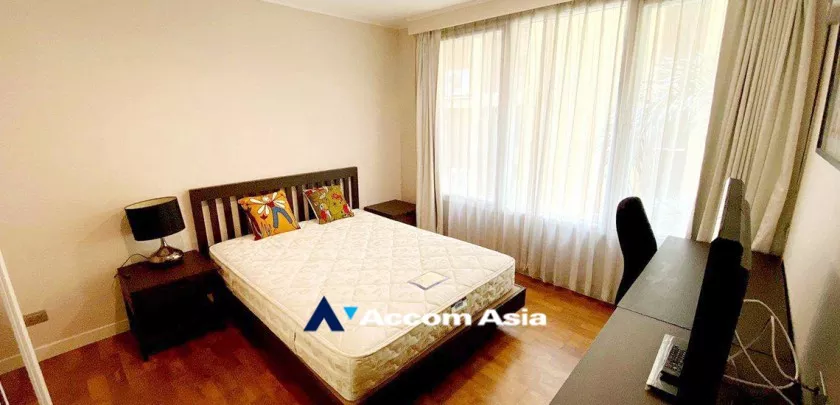  2 Bedrooms  Condominium For Rent in Ploenchit, Bangkok  near BTS Ploenchit (27496)