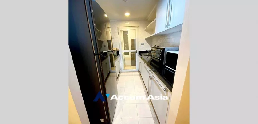  2 Bedrooms  Condominium For Rent in Ploenchit, Bangkok  near BTS Ploenchit (27496)