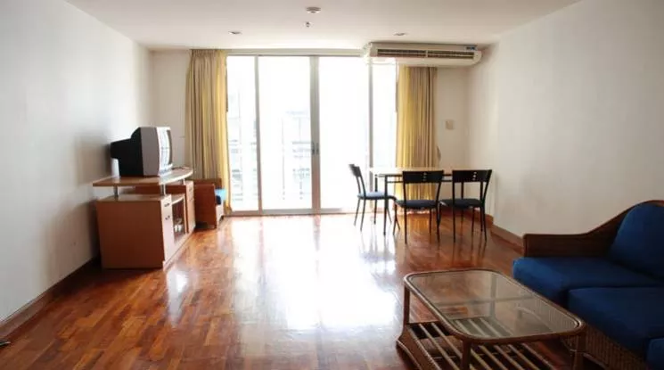  2 Bedrooms  Condominium For Rent in Sukhumvit, Bangkok  near BTS Asok - MRT Sukhumvit (27526)