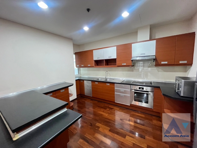  2 Bedrooms  Condominium For Rent & Sale in Sukhumvit, Bangkok  near BTS Thong Lo (27668)