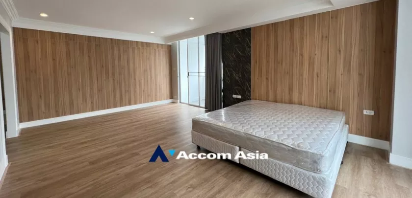 Pet friendly |  4 Bedrooms  Apartment For Rent in Sukhumvit, Bangkok  near BTS Asok - MRT Sukhumvit (1001601)