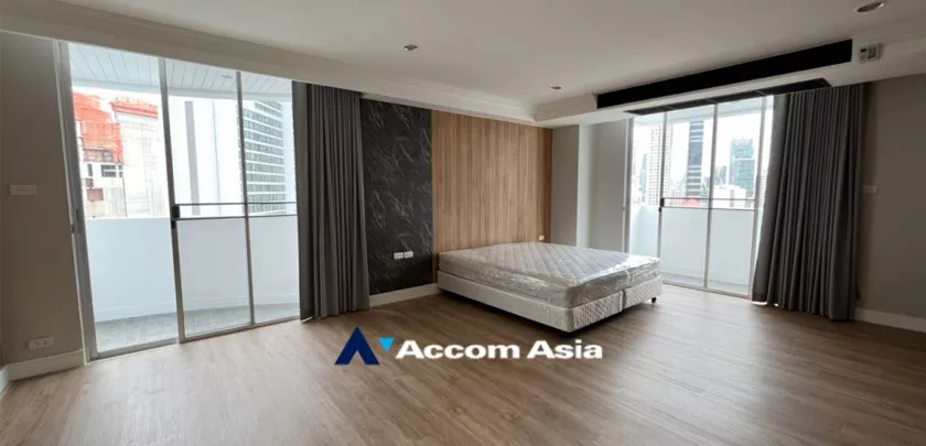 Pet friendly |  4 Bedrooms  Apartment For Rent in Sukhumvit, Bangkok  near BTS Asok - MRT Sukhumvit (1001601)