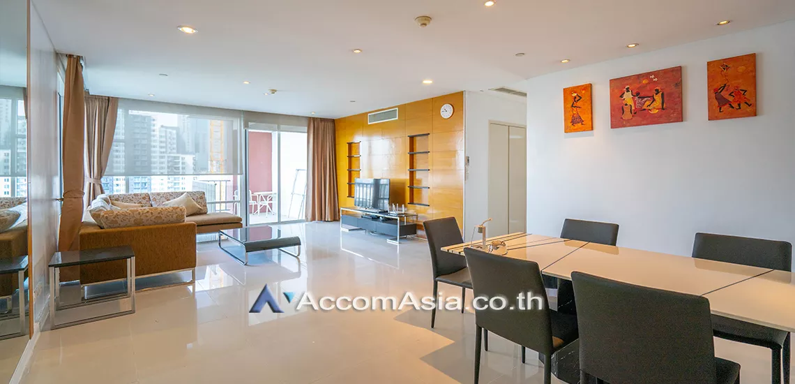 Pet friendly |  3 Bedrooms  Condominium For Rent in Sukhumvit, Bangkok  near BTS Ekkamai (28011)