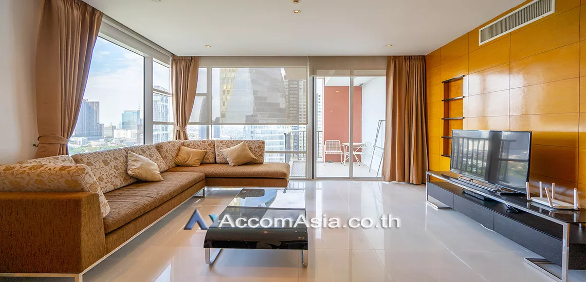 Pet friendly |  3 Bedrooms  Condominium For Rent in Sukhumvit, Bangkok  near BTS Ekkamai (28011)