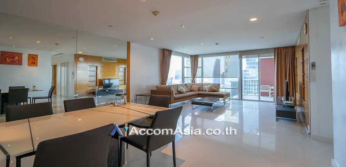 Pet friendly |  3 Bedrooms  Condominium For Rent in Sukhumvit, Bangkok  near BTS Ekkamai (28011)