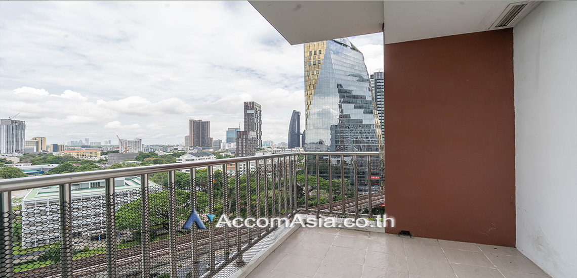 Pet friendly |  3 Bedrooms  Condominium For Rent in Sukhumvit, Bangkok  near BTS Ekkamai (28012)