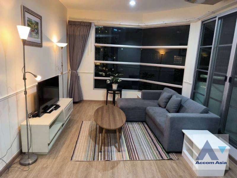  2 Bedrooms  Condominium For Rent & Sale in Sukhumvit, Bangkok  near BTS Asok - MRT Sukhumvit (28017)