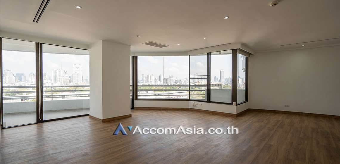  2 Bedrooms  Condominium For Rent in Sathorn, Bangkok  near MRT Khlong Toei (28170)