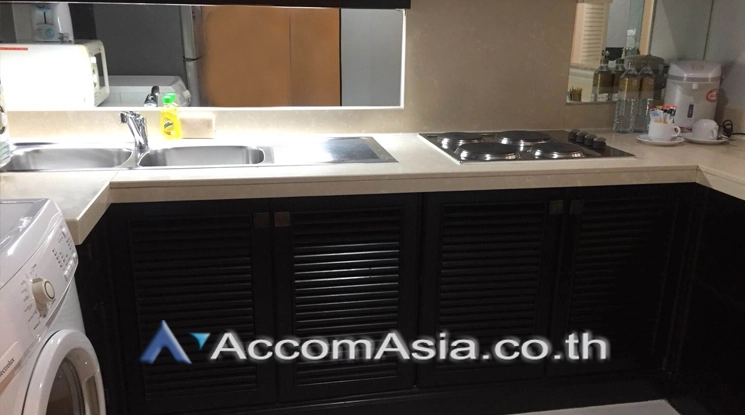  2 Bedrooms  Apartment For Rent in Sukhumvit, Bangkok  near BTS Phrom Phong (18173)