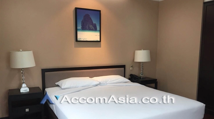  2 Bedrooms  Apartment For Rent in Sukhumvit, Bangkok  near BTS Phrom Phong (18173)